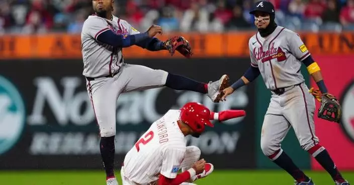 Michael Harris II leads surging Braves past slumping Phillies 4-2 for 3-game sweep