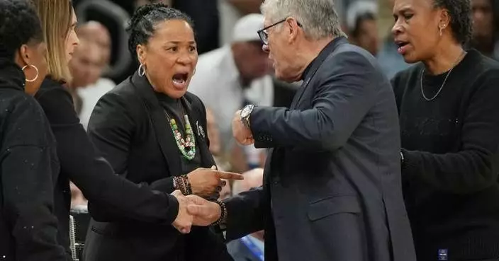 Auriemma and Staley clash in a tense postgame exchange after South Carolina’s Final Four win