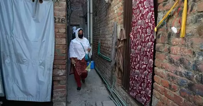 Suspected militants kill police officer assigned to guard polio team as nationwide campaign begins