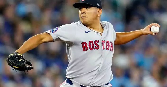 Suárez fires 8 dominant innings as Red Sox blank Blue Jays 5-0 for first 3-game winning streak
