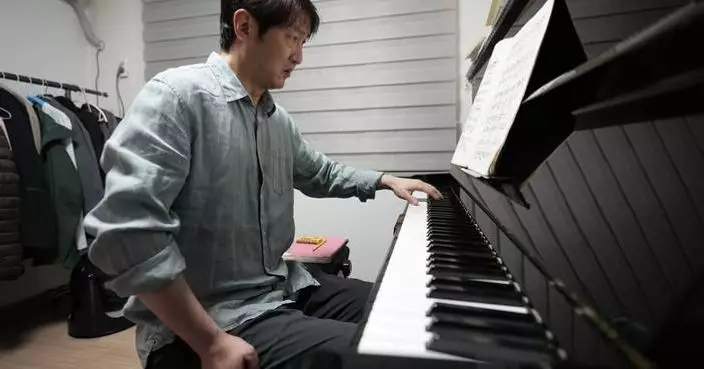 After a  paralyzing stroke, a South Korean pianist recreates himself as a one-handed performer