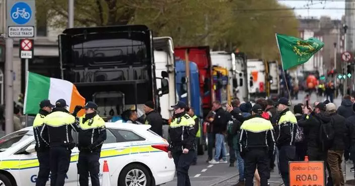 Police remove fuel protesters from Dublin center as disruption over soaring costs continues
