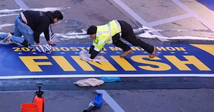 And they’re off: Fastest Boston Marathon field ever has wind at its back as it starts the race