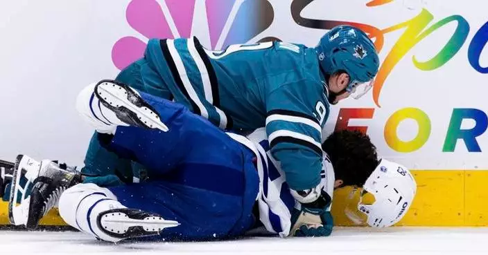 Sharks win 4th straight to improve playoff hopes, beating the Maple Leafs 4-1