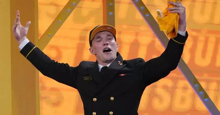 Steelers use 7 of 10 draft picks on offense as they wait for Rodgers to decide on return