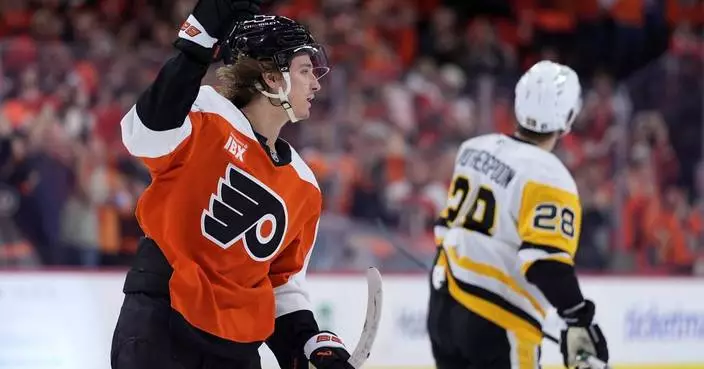 Flyers score 3 goals in 2nd period and top Penguins 5-2 to take 3-0 lead in first-round series