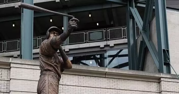 As veil falls on Ichiro Suzuki’s statue, so too goes his bat