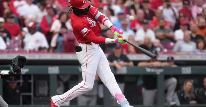 De La Cruz and Burns power the Reds to a 7-2 victory over the Rockies