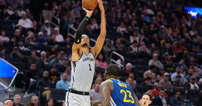 Victor Wembanyama’s 41 points and 18 rebounds lead Spurs to 10th straight win, 127-113 over Warriors