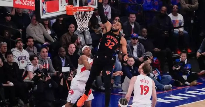 Knicks beat Raptors for 13th straight time and wrap up No. 3 seed in the Eastern Conference