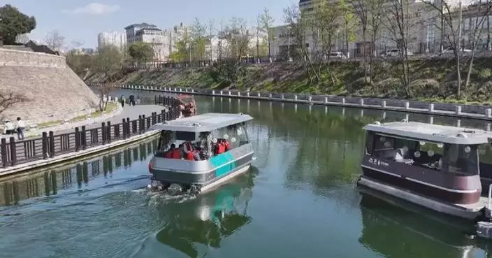 Sci-tech services add new appeal to spring tourism