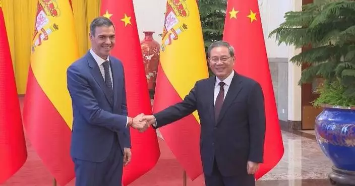 Chinese premier holds talks with Spanish PM
