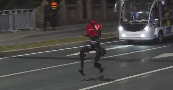 Humanoid robots gear up for Beijing half-marathon