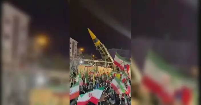 Iran displays Khorramshahr-4 missile as talks with US stall