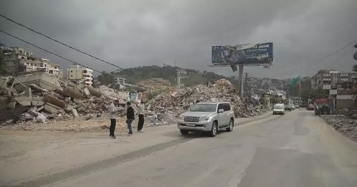 Displaced Lebanese return home for reconstruction