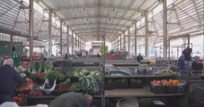 Market in southern Lebanon shows signs of life as ceasefire holds