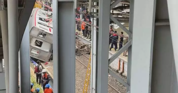 Death toll rises to 14 in Indonesia train accident as president visits survivors