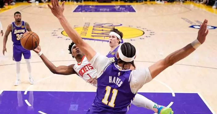 Austin Reaves returns to Lakers’ lineup for Game 5 after missing 9 games with oblique injury