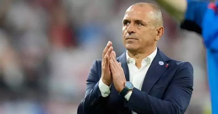 Slovakia coach Calzona leaves job after disagreeing with contract extension