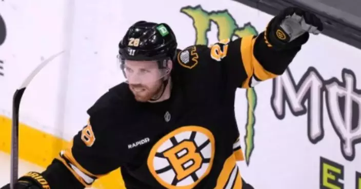 Viktor Arvidsson scores three goals, Elias Lindholm gets tiebreaker in Bruins' 6-3 win over Stars