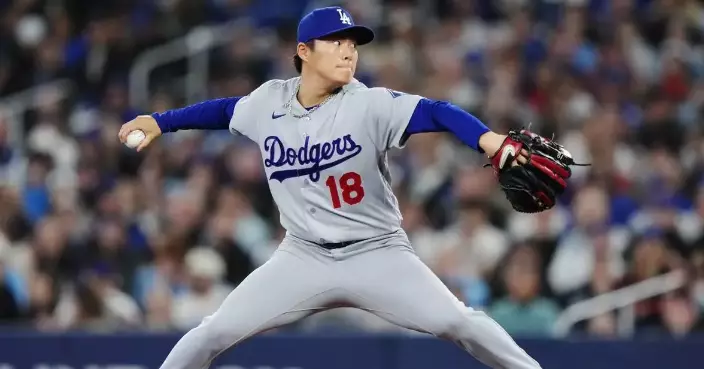 Yamamoto works 6 innings, Ohtani extends on-base streak to 42 games as Dodgers beat Blue Jays 4-1