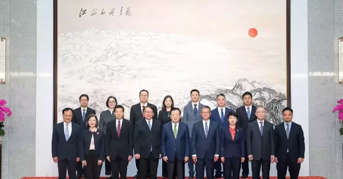 Hong Kong Officials Visit Beijing to Align with National Development Plans