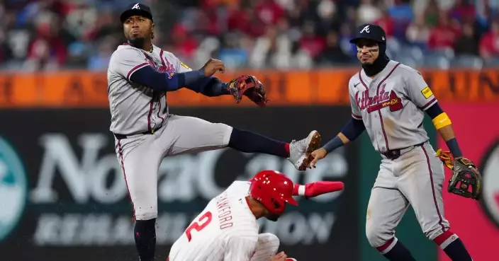 Michael Harris II leads surging Braves past slumping Phillies 4-2 for 3-game sweep