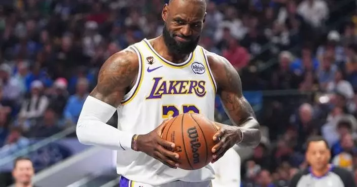 LeBron James sits out with left foot injury for Lakers, who are already without Doncic and Reaves