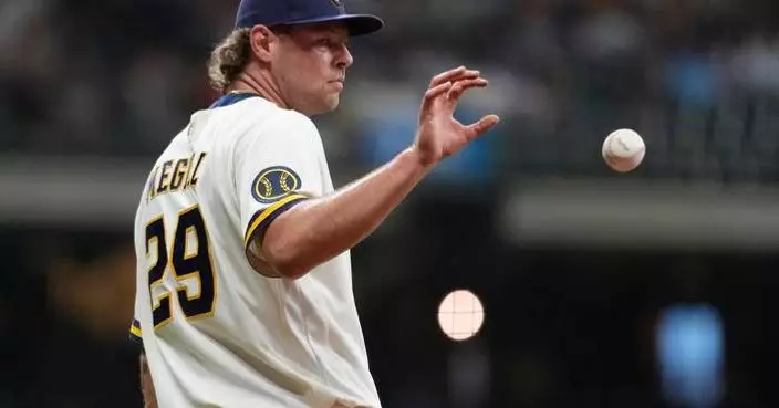 Brewers' Murphy criticizes booing of Megill while pondering how to get him back on track