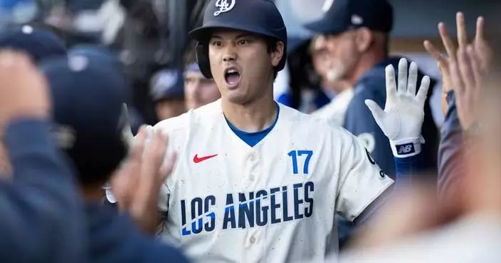 Shohei Ohtani's leadoff homer, Teoscar's 3-run shot propel streaking Dodgers to 6-3 win over Rangers