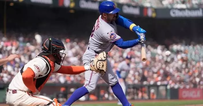 Torrens’ pinch-hit double keys Mets’ 4-run 8th as New York knocks off the Giants again, 5-2