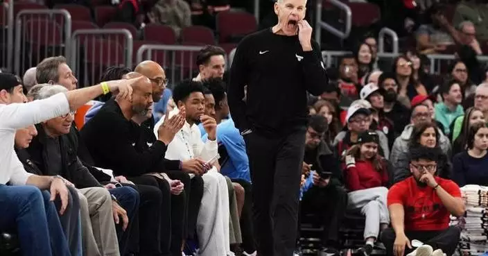 Bulls CEO Michael Reinsdorf says he wants coach Billy Donovan to remain in his job