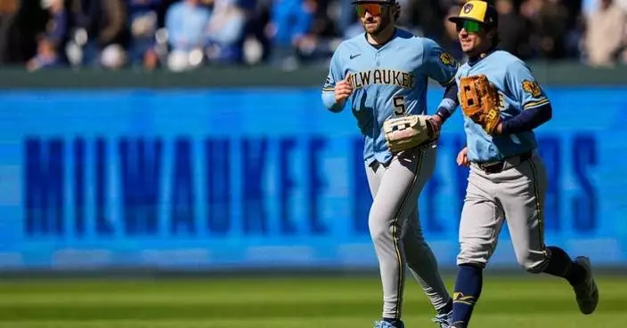 Sal Frelick leaves Brewers’ second game against Royals with left side tightness