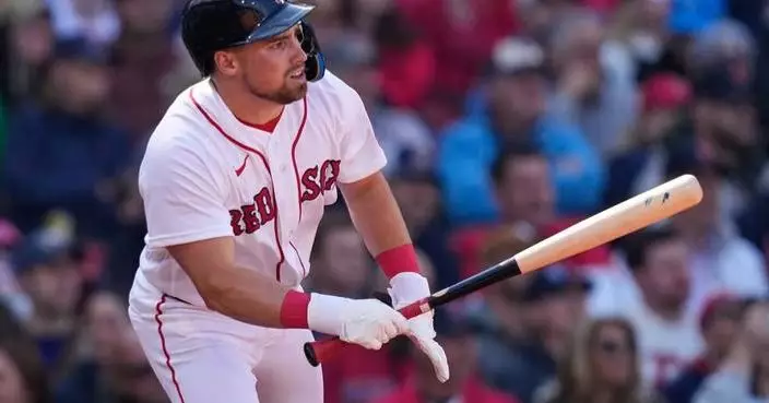 Red Sox’s Caleb Durbin gets booed, snaps season-opening hitless streak in Boston home opener