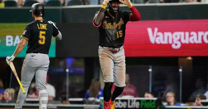 Cruz missile strikes top of right-field foul pole at 116.9 mph, hardest hit ball this season