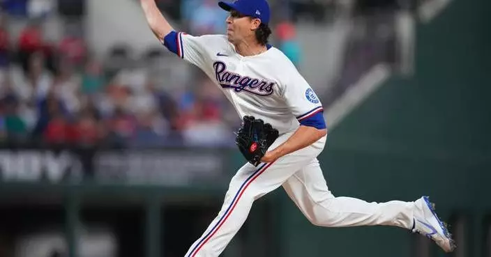 Rangers await results of MRI on deGrom’s right knee, 2-time Cy Young winner indicates he’s OK