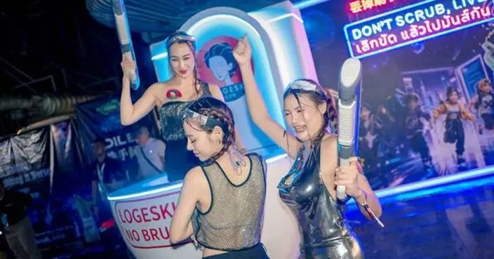 “Giant Toilet” Installation Debuts in Patpong, Logeski Appears at Bangkok Songkran Festival
