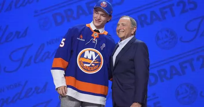 Islanders’ Matthew Schaefer is the unanimous Calder Trophy choice as NHL rookie of the year