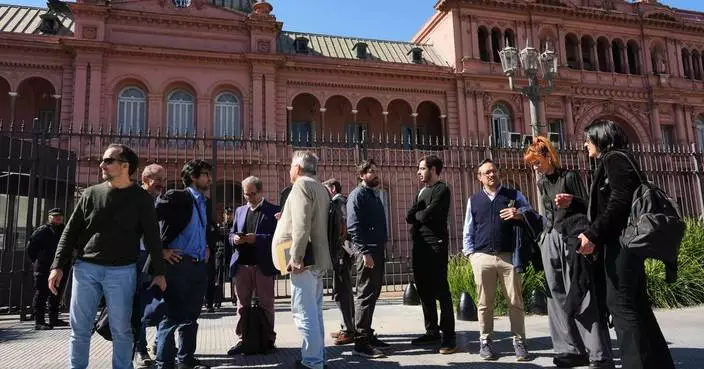 Argentina’s Milei restores press access to presidency after a ban sparks backlash