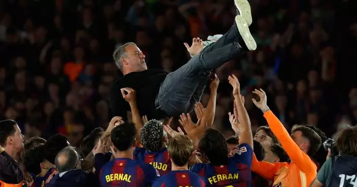 Flick signs contract extension keeping him at Barcelona at least until 2028