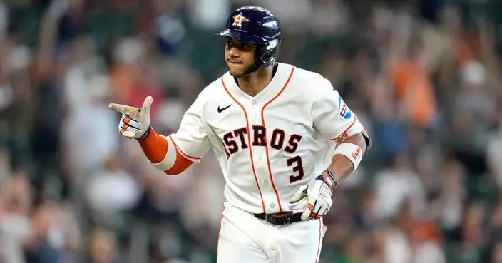 Astros surge past Brewers 9-2 as Christian Walker and Jeremy Peña go deep