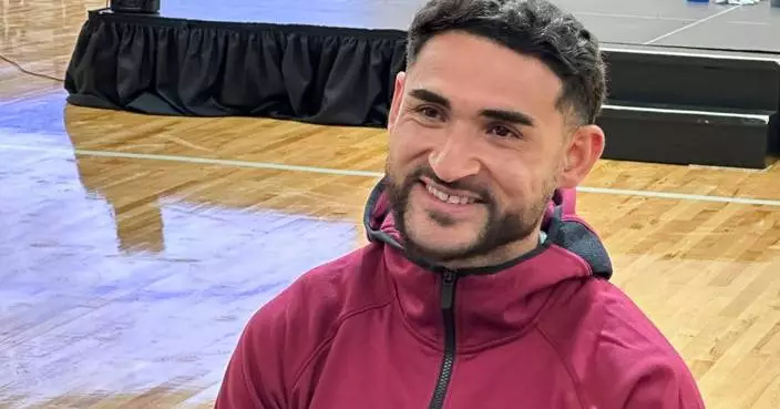 Robinson learns of World Cup berth on golf course, Roldan during club meeting, Reyna in parking lot