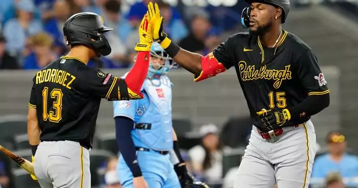 Esmerlyn Valdez hits first career home run as Pirates beat Blue Jays 4-1 to avoid sweep