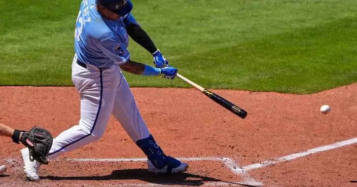 Salvador Perez jump-starts KC offense, Royals pull away from the Mariners for 8-6 win