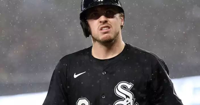 White Sox catcher Kyle Teel tweaks his right knee while on a minor league rehab assignment
