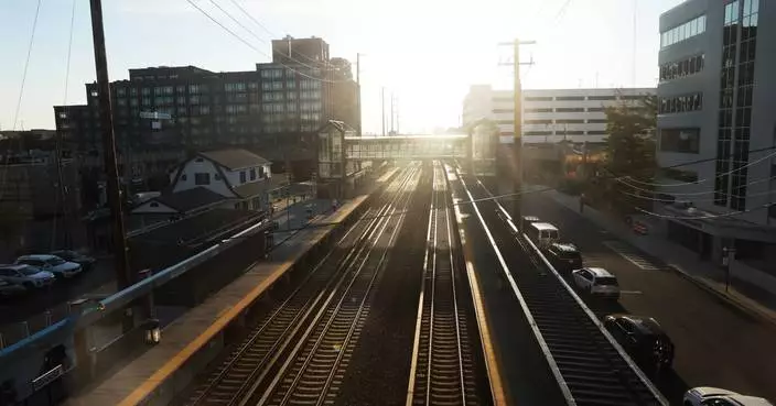 Riders navigate alternatives as strike that shut down largest US commuter rail enters a 3rd day