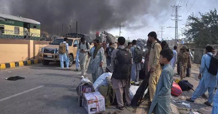 A powerful bomb has exploded near railway track in southwest Pakistan, wounding more than two dozen