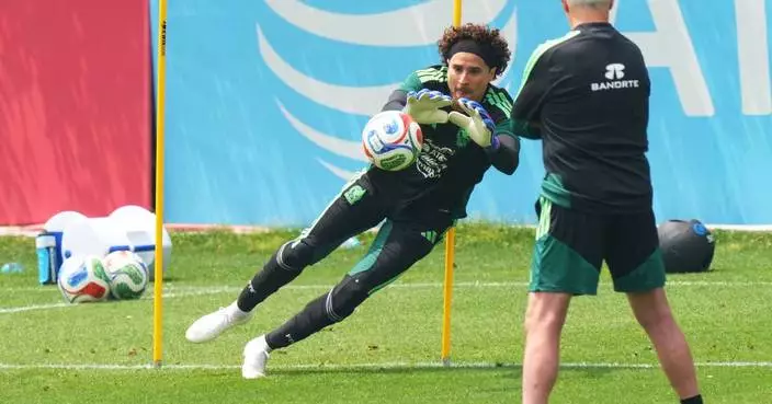 Ochoa’s energy is rubbing off on Mexico teammates as goalkeeper eyes a sixth World Cup at 40