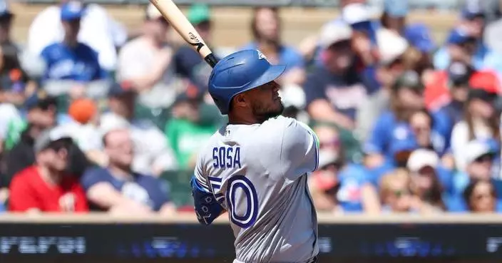 An eight-run eighth inning lifts the Blue Jays past the Twins 11-4