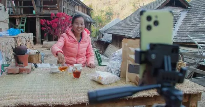 Colombian vlogger shares observations on China’s poverty alleviation after traveling across country